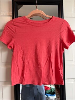 Old Navy Coral Short Sleeve Crewneck Tee
